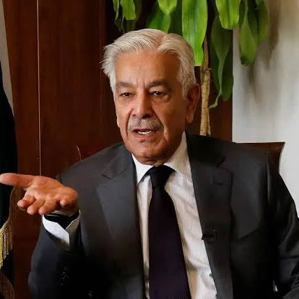 خواجہ آصف کی عمران خان پر سخت تنقید، بڑا بیان
